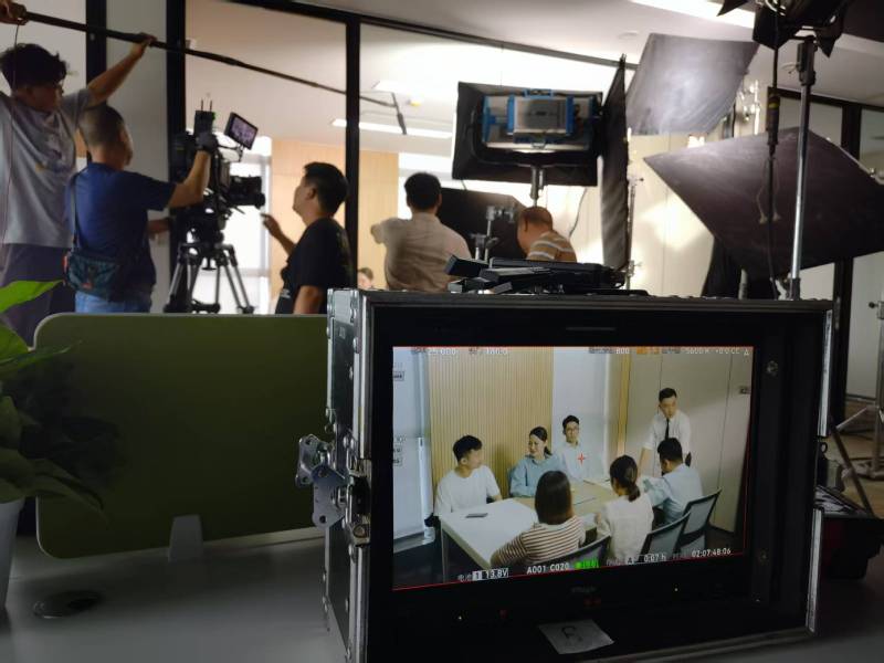 界首市TVC拍摄公司：科技产品视觉化大师，诠释未来感与功能美学